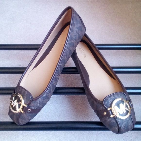 MICHAEL KORS Women's Logo Fulton Flats - NEW NWOB - Picture 2 of 8